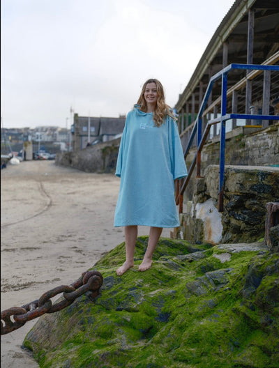 sky blue towel changing robe / poncho